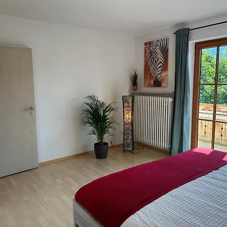 Gr Balkon Mit Bergblick 2schlafzimmerparkplatz Lägenhet