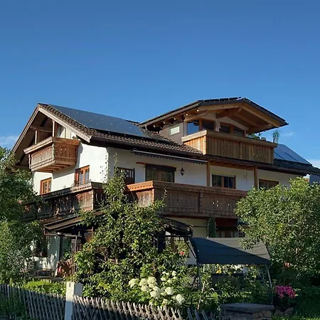 Gr Balkon Mit Bergblick 2schlafzimmerparkplatz Lägenhet Anger